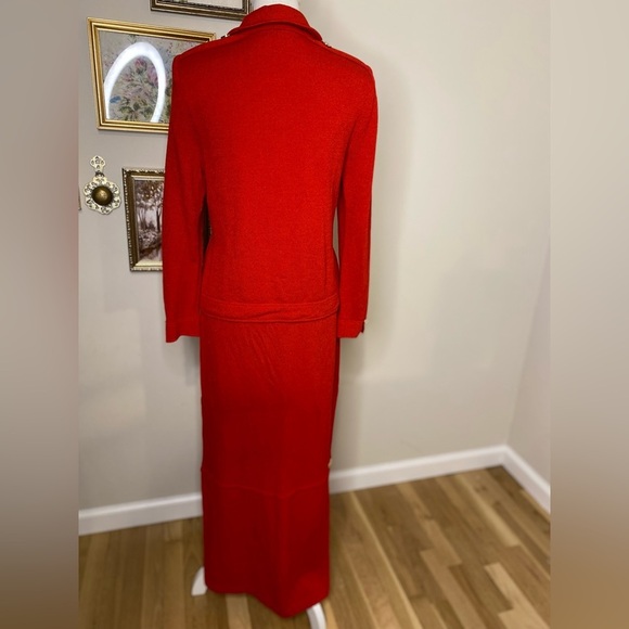 St John Collection 2 Piece Red Maxi Skirt Knit Suit W Gold Branded Buttons S/M - Picture 10 of 16